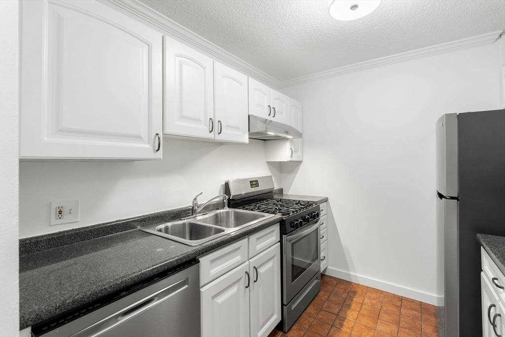 33 Pond Ave 523