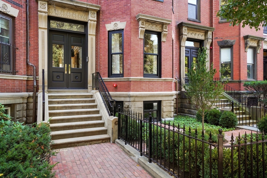 352 Marlborough Street