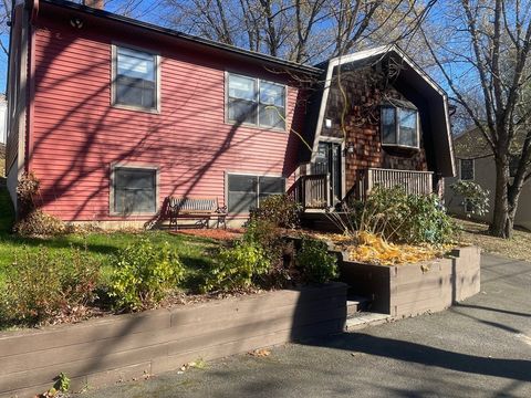 162 Pendleton Ave Chicopee MA 01020