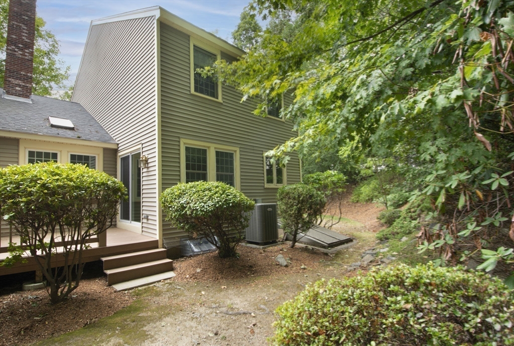 Shrewsbury, Massachusetts 01545, United States, 2 Bedrooms Bedrooms, ,3 BathroomsBathrooms,Residential,Pending,208648