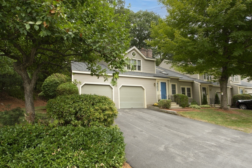 Shrewsbury, Massachusetts 01545, United States, 2 Bedrooms Bedrooms, ,3 BathroomsBathrooms,Residential,Pending,208648