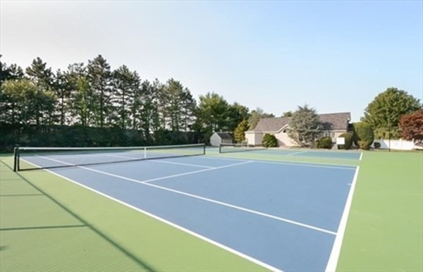 Shrewsbury, Massachusetts 01545, United States, 2 Bedrooms Bedrooms, ,3 BathroomsBathrooms,Residential,Pending,208648