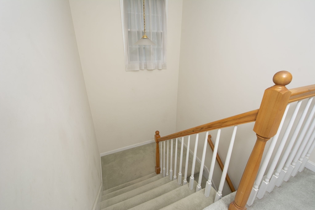 Shrewsbury, Massachusetts 01545, United States, 2 Bedrooms Bedrooms, ,3 BathroomsBathrooms,Residential,Pending,208648