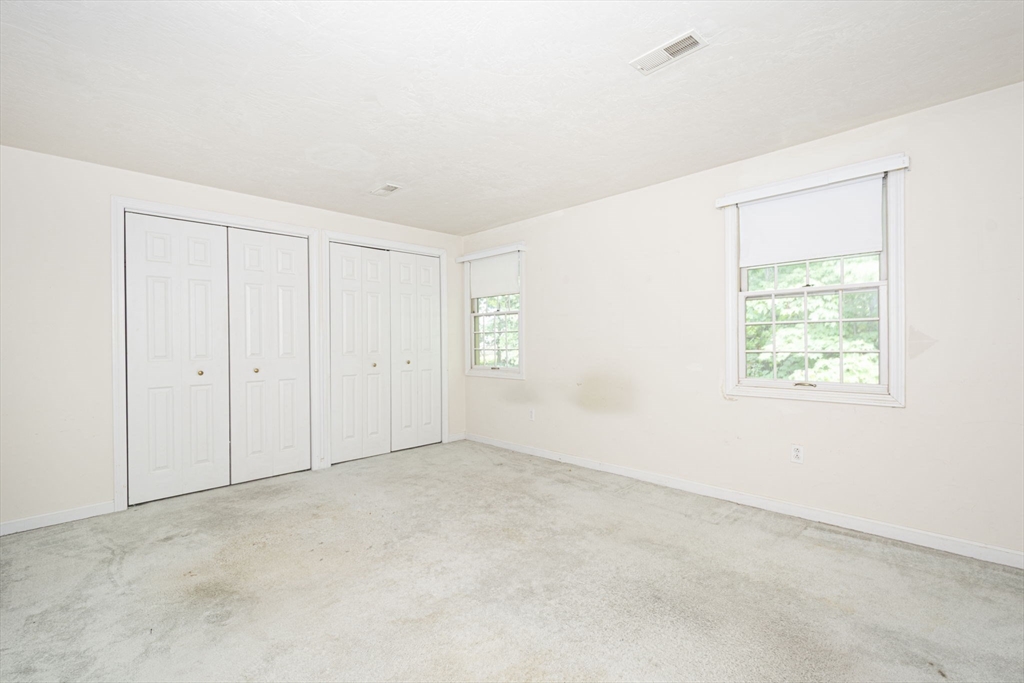 Shrewsbury, Massachusetts 01545, United States, 2 Bedrooms Bedrooms, ,3 BathroomsBathrooms,Residential,Pending,208648