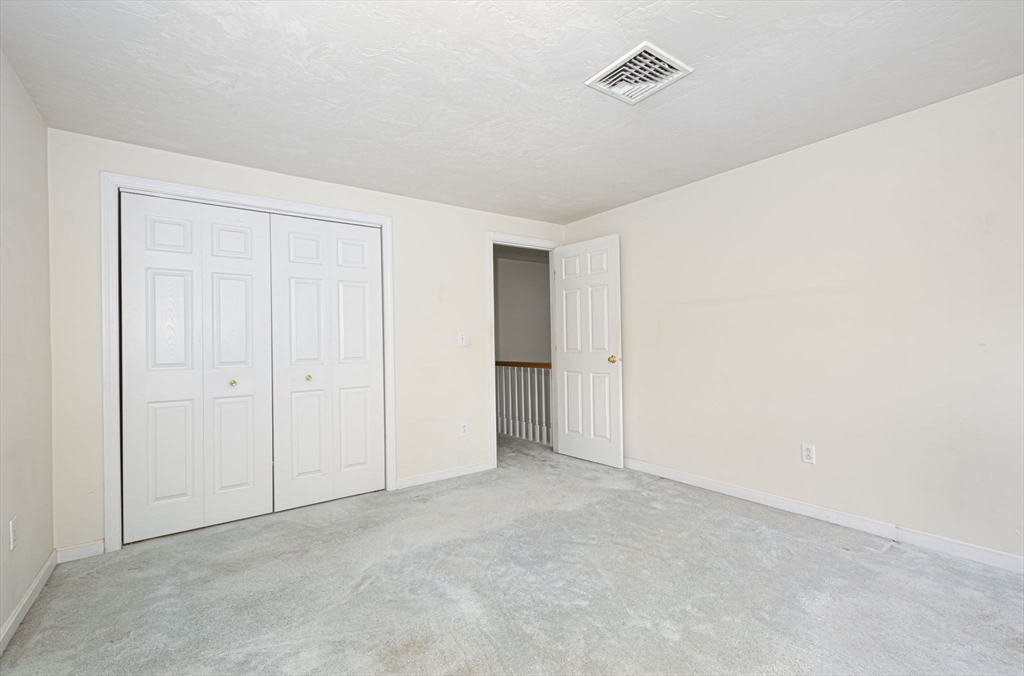 Shrewsbury, Massachusetts 01545, United States, 2 Bedrooms Bedrooms, ,3 BathroomsBathrooms,Residential,Pending,208648