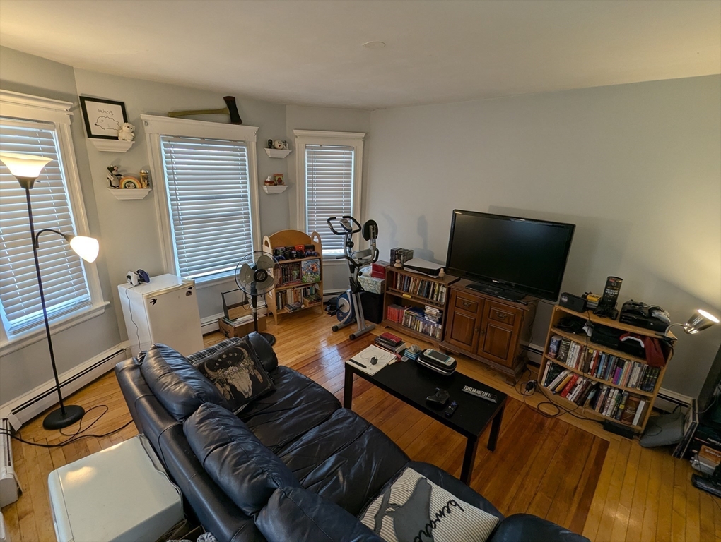 376 Fellsway W 1