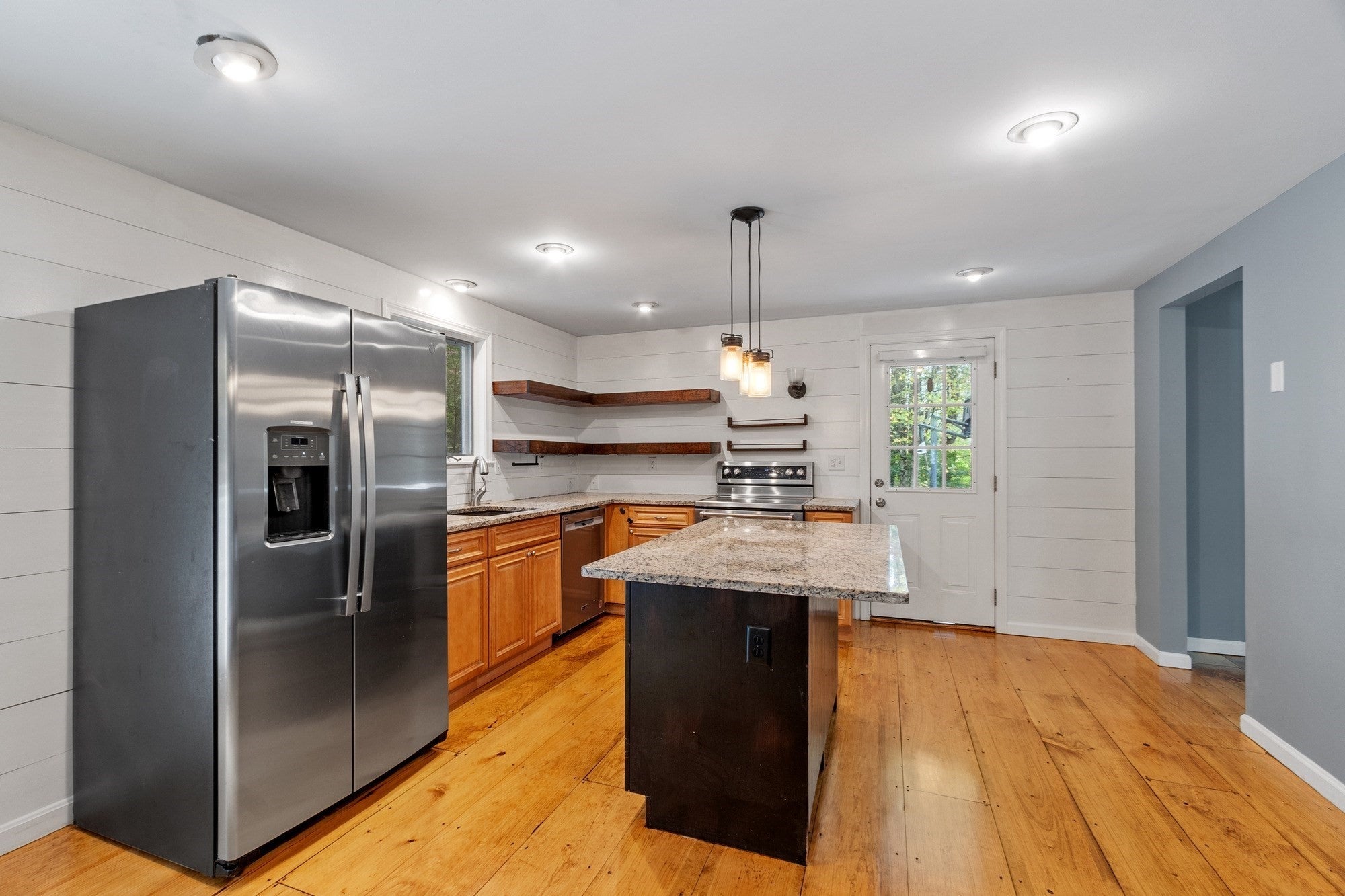 104 Sawyer St, Gardner, MA, 104 Sawyer St, Gardner, MA Photo #12