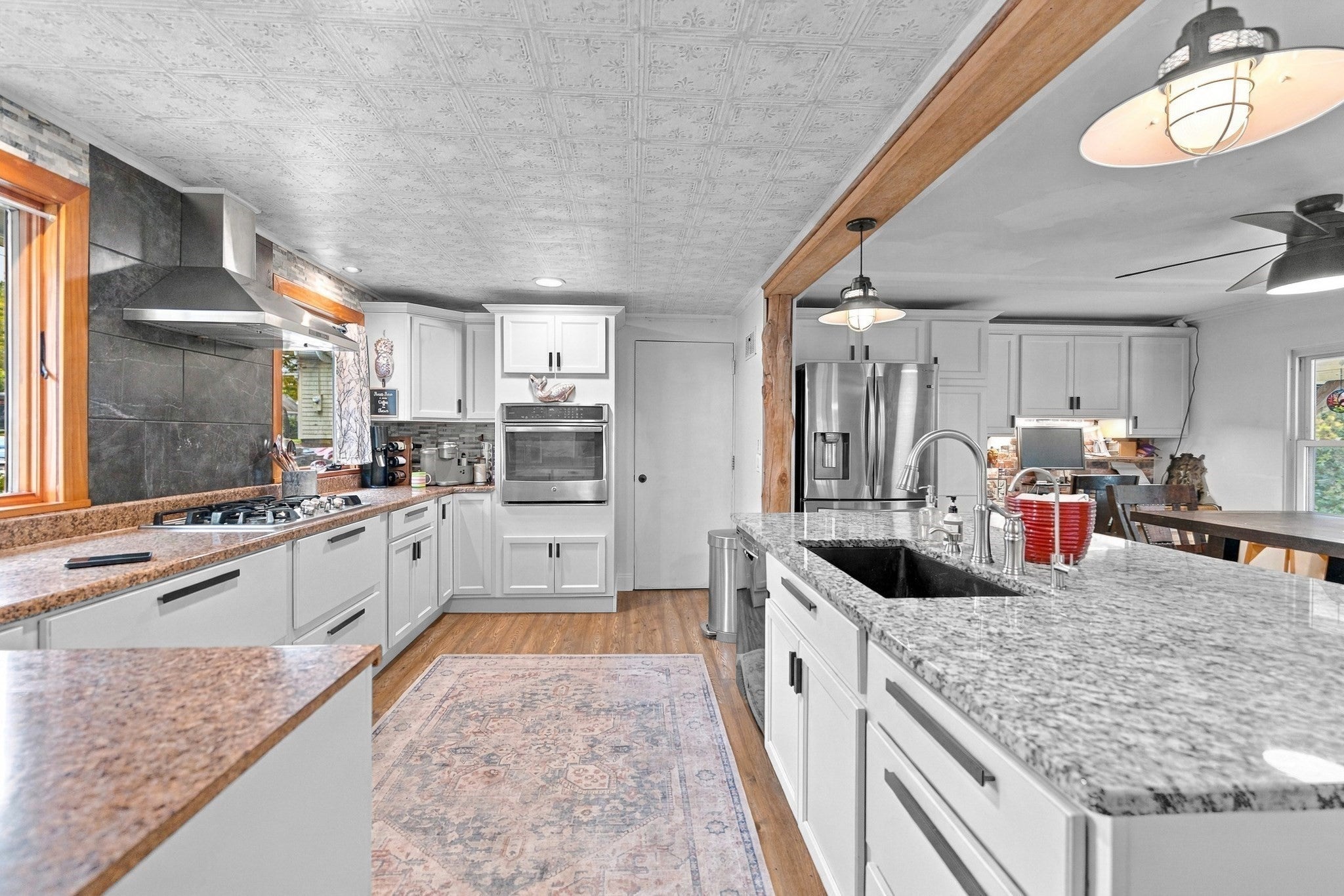 8 Bloomfield Ave