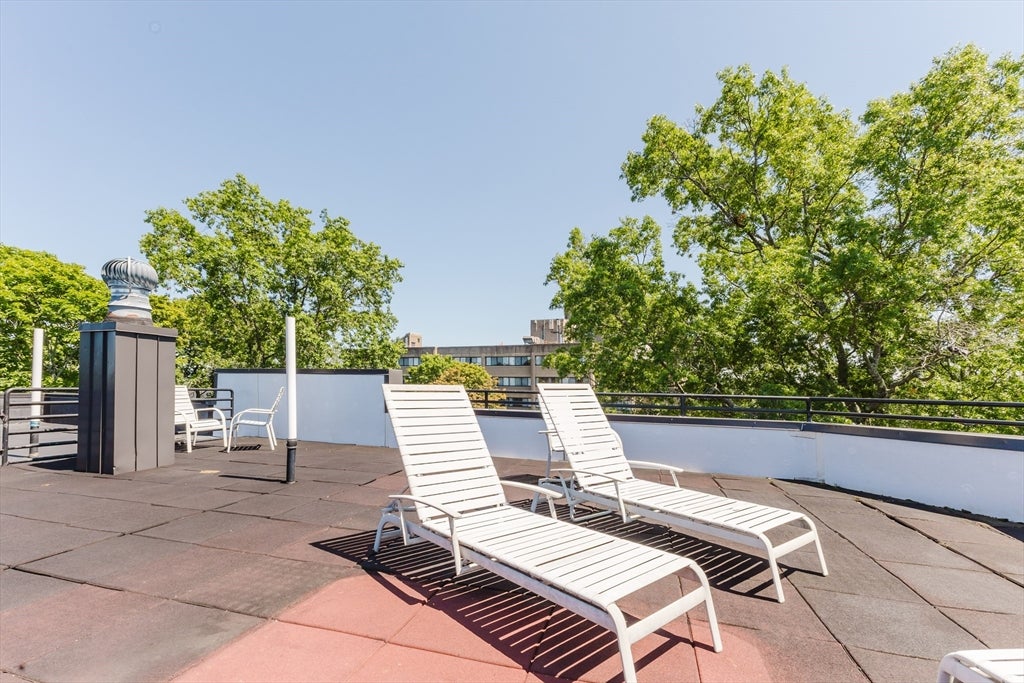 1933 Commonwealth Avenue #410, Boston, MA Photo #17