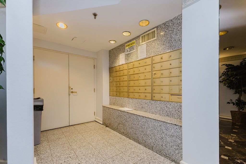 1933 Commonwealth Avenue #410, Boston, MA Photo #27
