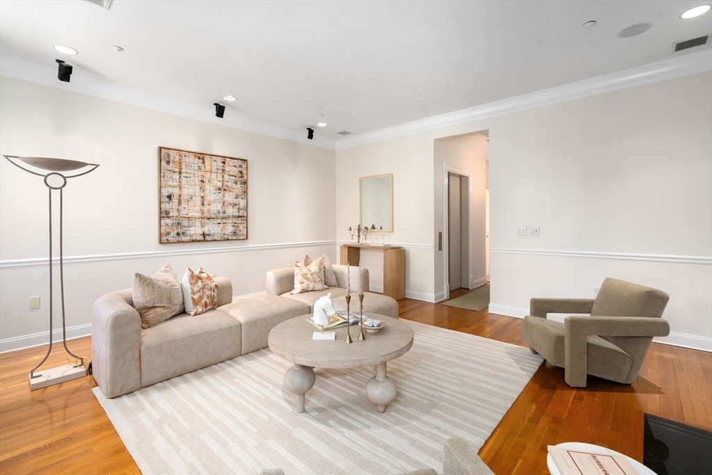 151 Beacon Street 4