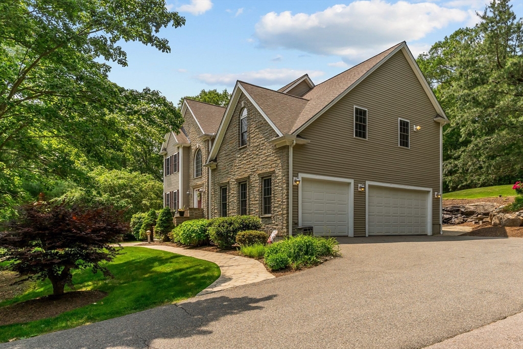 16 Leonard Drive