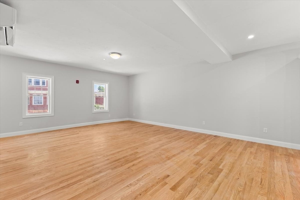 46 Harrison St 3