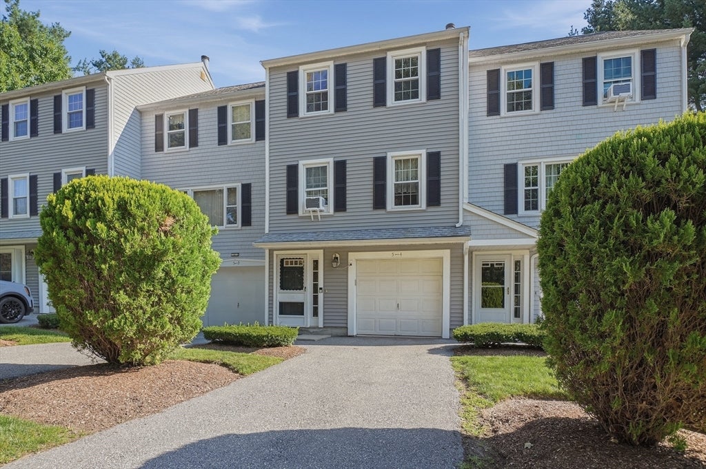 Photo of 5 Tuck Farm Road, Auburn, MA