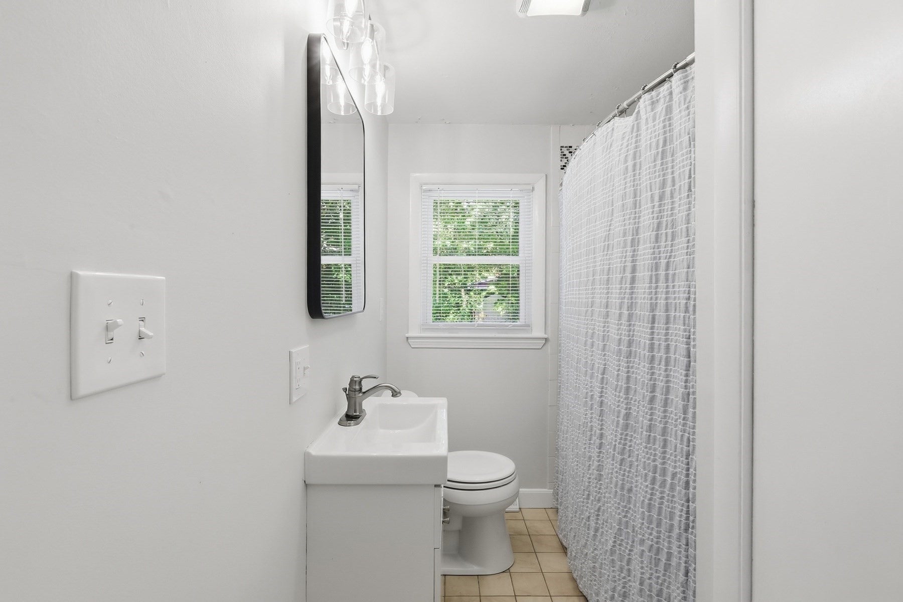 4 Claire RD, Amesbury, MA, 4 Claire RD, Amesbury, MA Photo #9