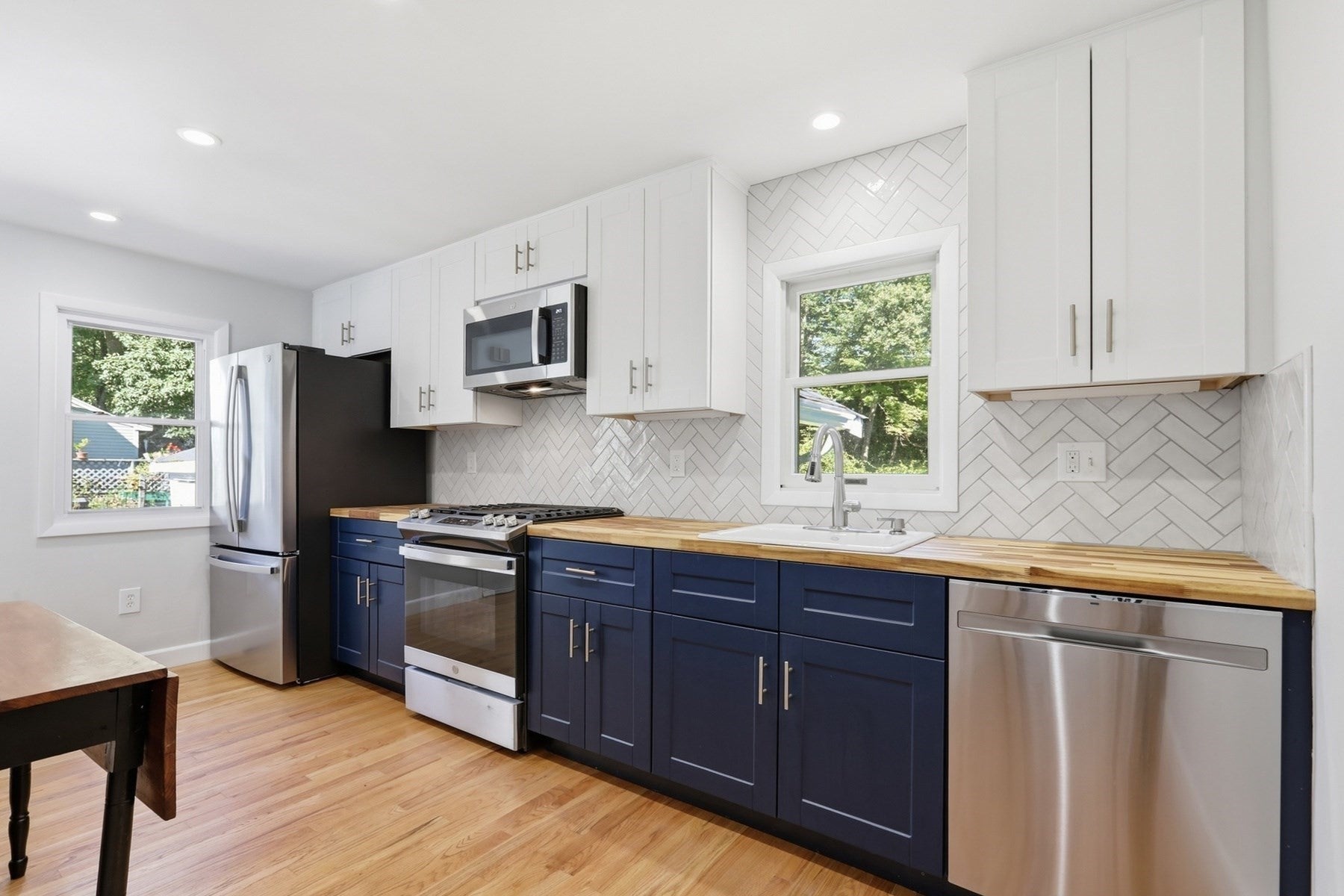 4 Claire RD, Amesbury, MA, 4 Claire RD, Amesbury, MA Photo #3