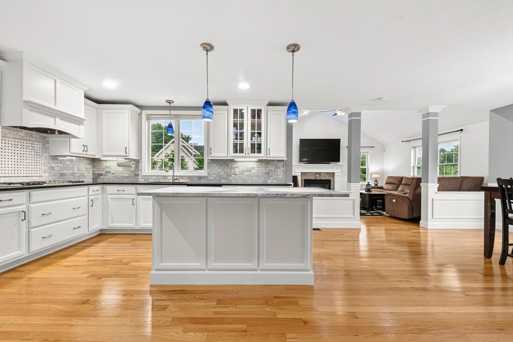 14 Longbrook Dr