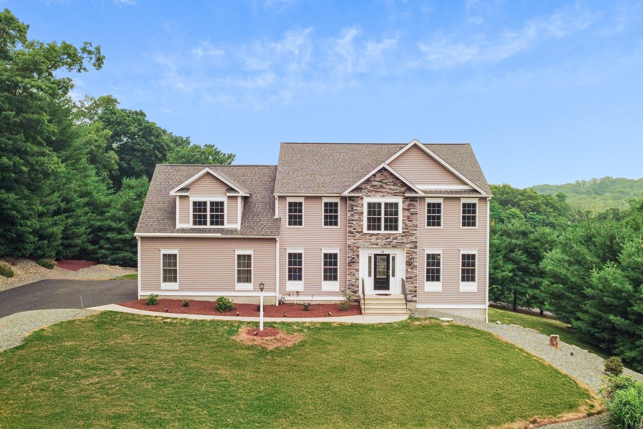 14 Longbrook Dr