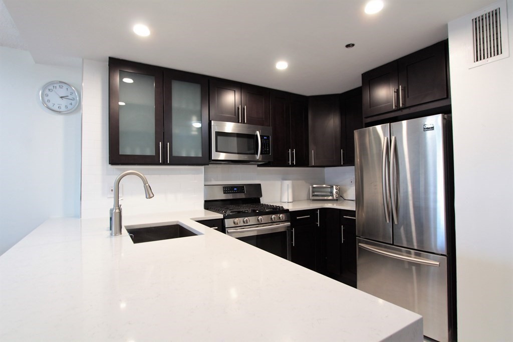 151 Tremont St 16A