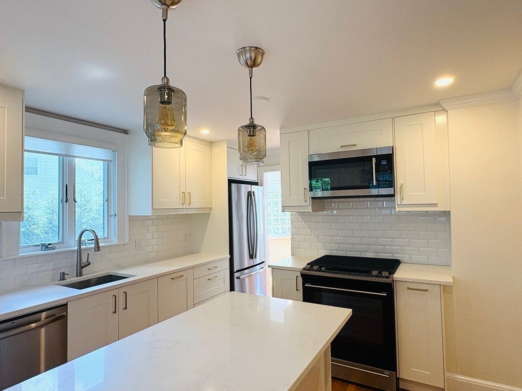 308 Webster St, Needham, MA Photo #8