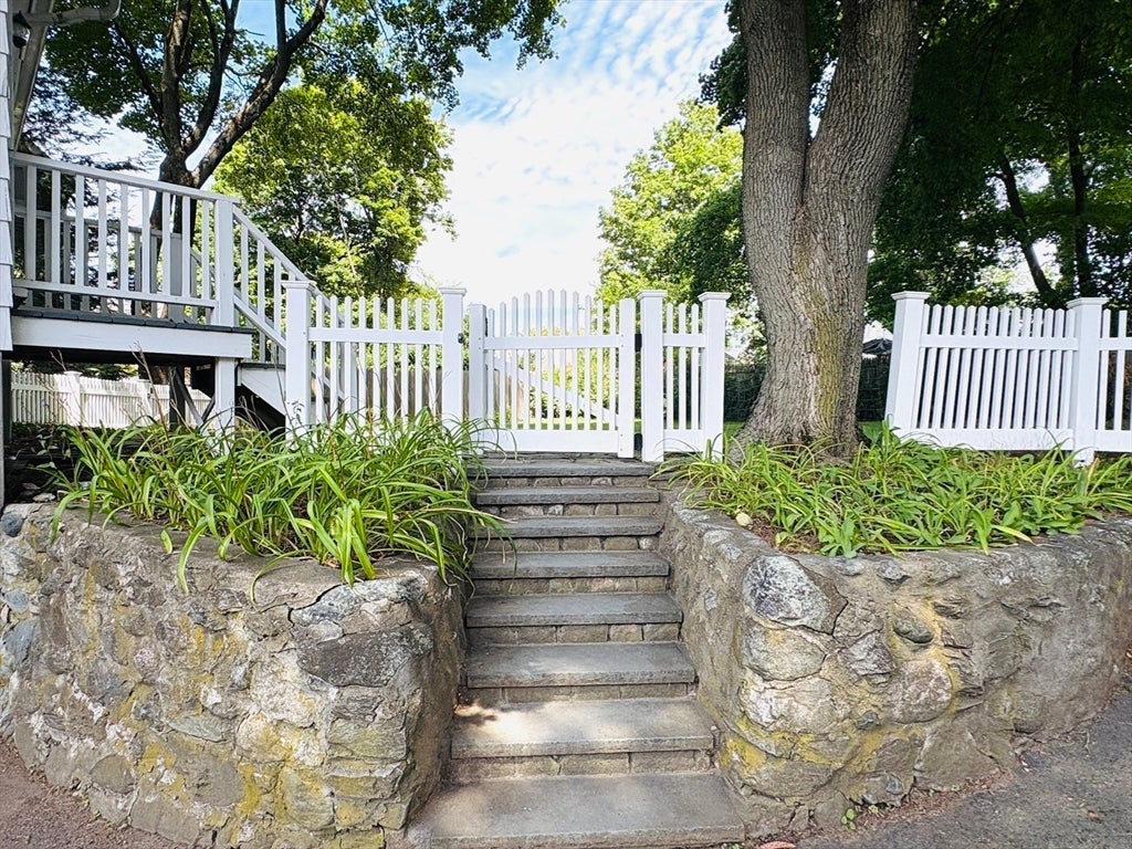 308 Webster St, Needham, MA Photo #25