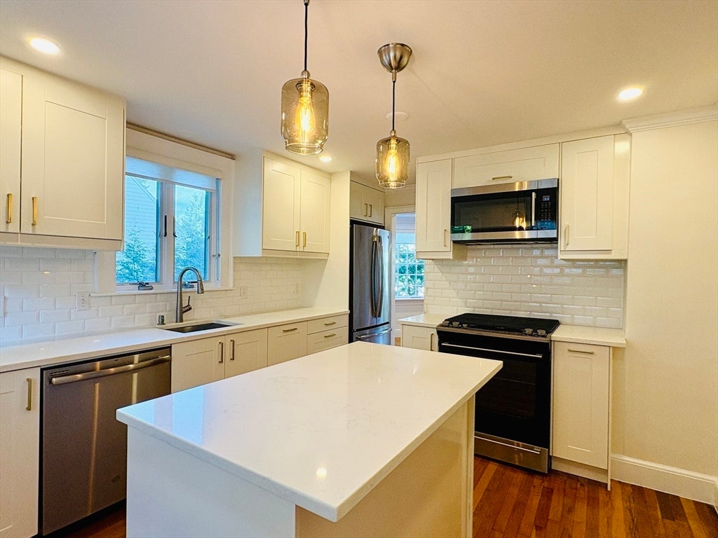 308 Webster St, Needham, MA Photo #10