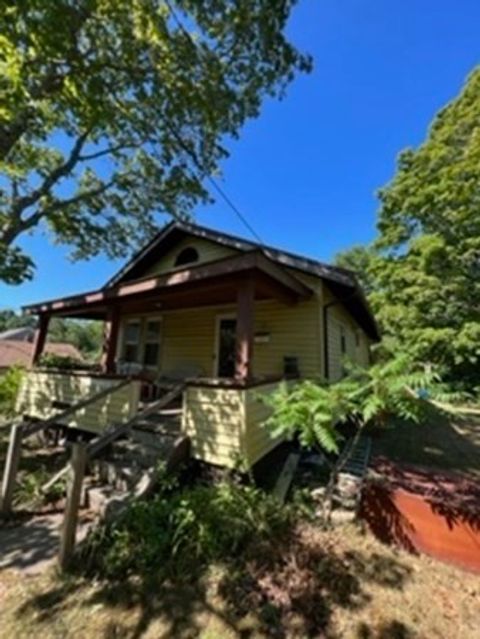 12 Oakdale St Wareham MA 02571