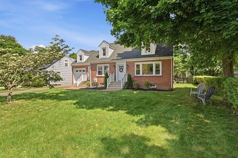Photo of 82 Lincoln Park, Longmeadow, MA 01106 (MLS # 73534770)