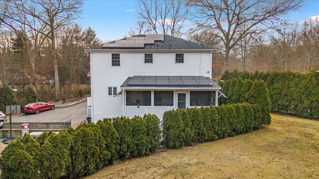 15 Stonewall Ave