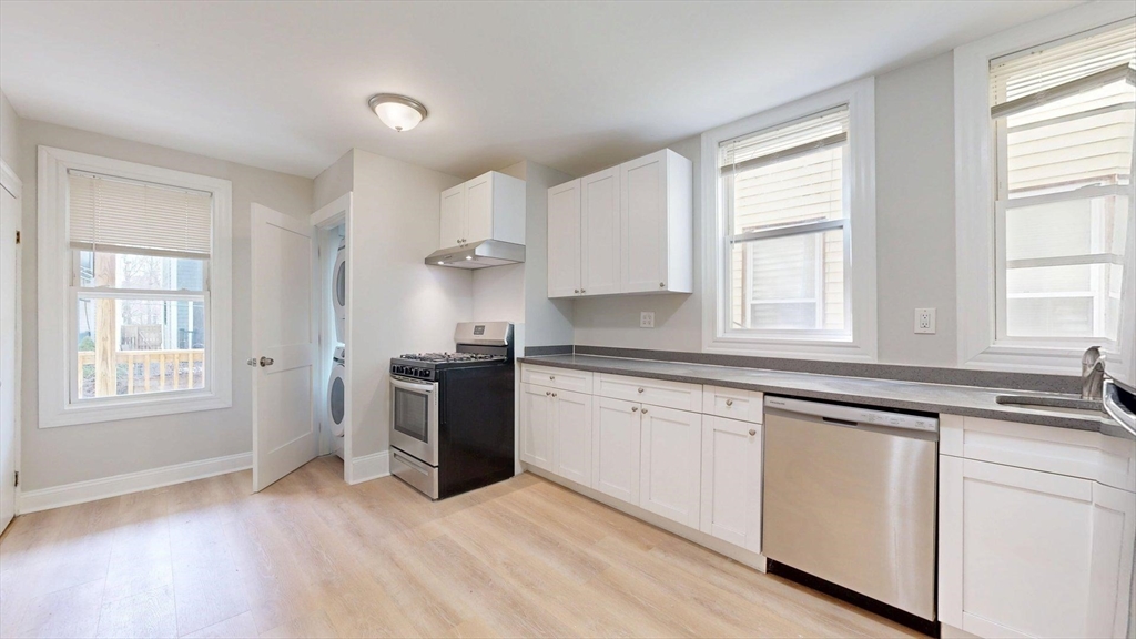205 Chelsea Street #2, Boston, MA Photo #14