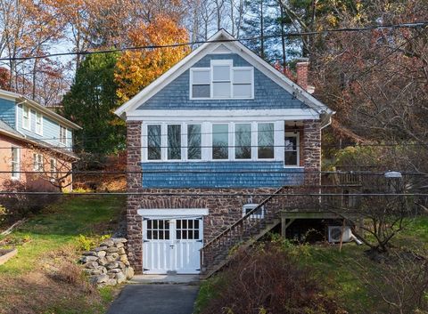 63 James St Greenfield MA 01301