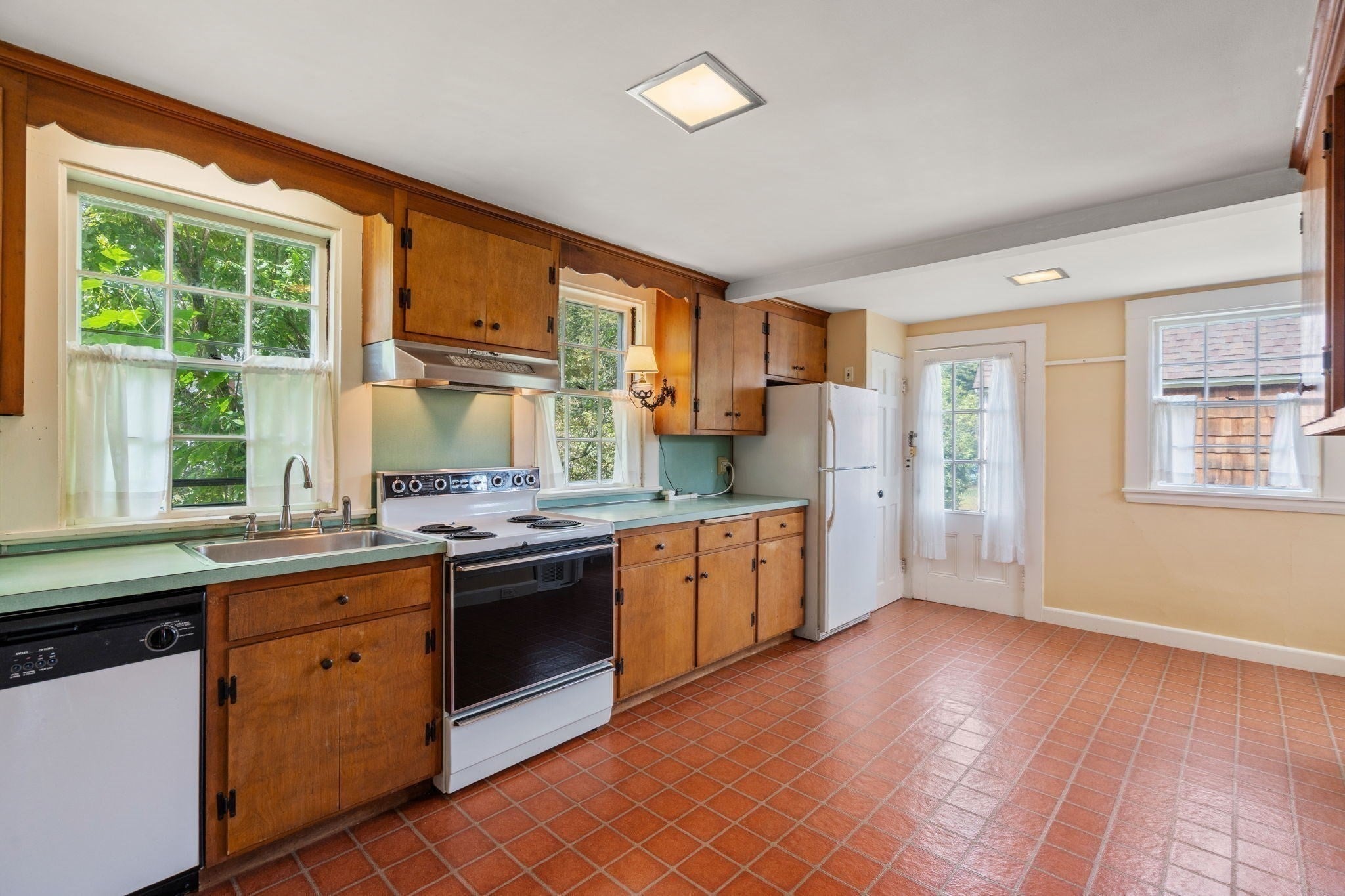 60 Wellesley Street, Weston, MA, 60 Wellesley Street, Weston, MA Photo #21