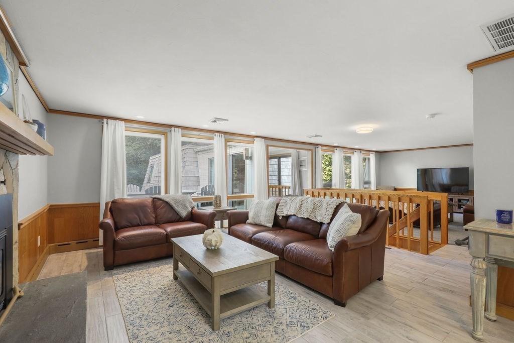 566 Shore Rd