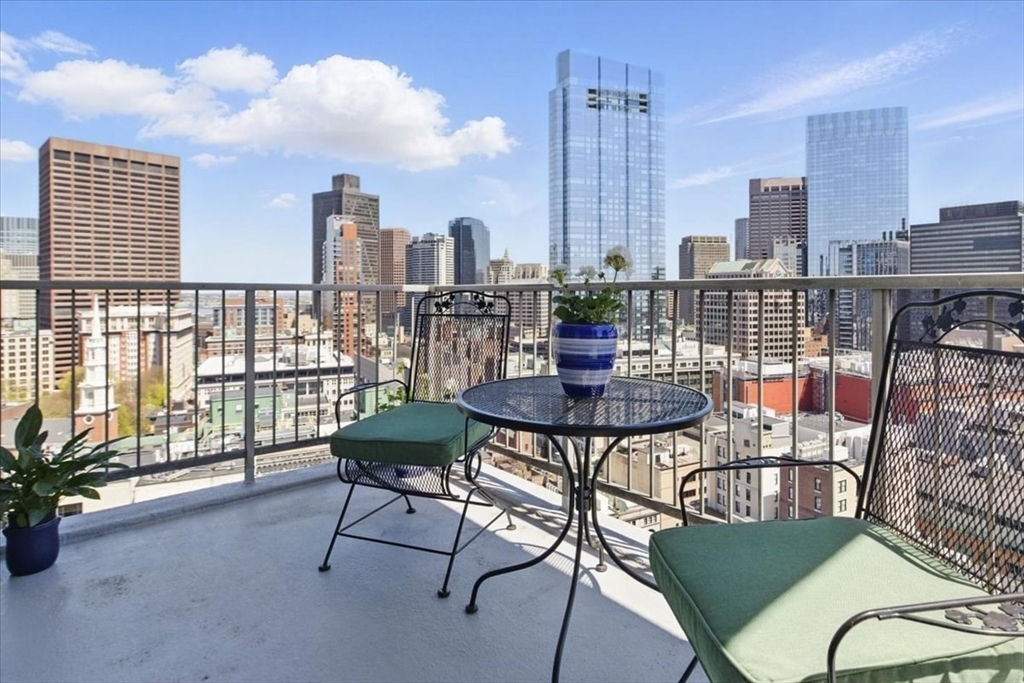 151 Tremont 27R