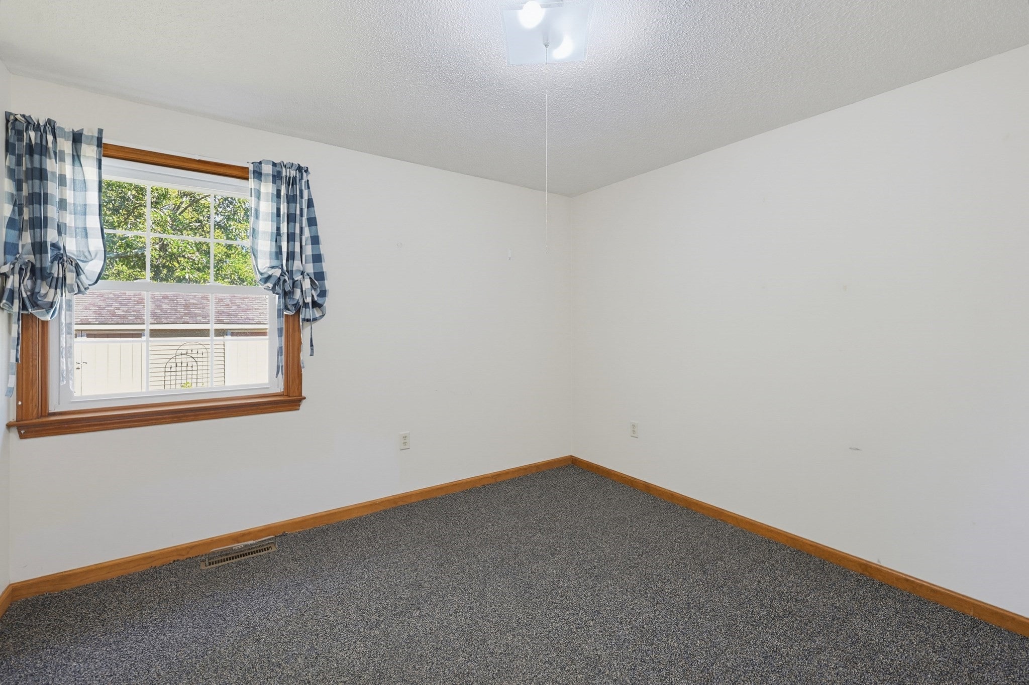 36 Butler St, Ludlow, MA, 36 Butler St, Ludlow, MA Photo #26
