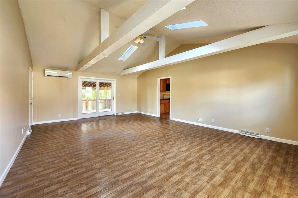 Agawam, Massachusetts 01030, United States, 3 Bedrooms Bedrooms, ,3 BathroomsBathrooms,Residential,Active,247749