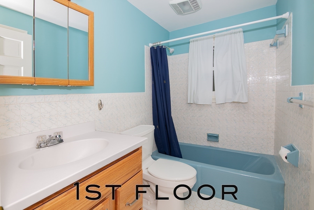 Agawam, Massachusetts 01030, United States, 3 Bedrooms Bedrooms, ,3 BathroomsBathrooms,Residential,Active,247749