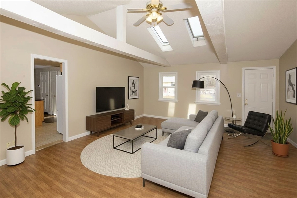 Agawam, Massachusetts 01030, United States, 3 Bedrooms Bedrooms, ,3 BathroomsBathrooms,Residential,Active,247749