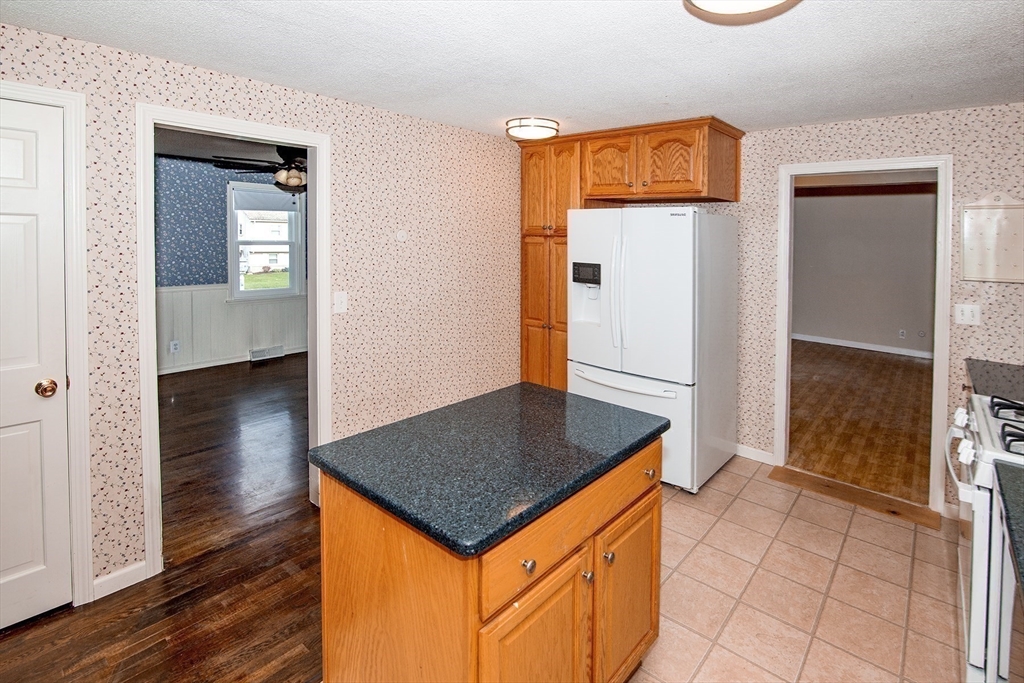 Agawam, Massachusetts 01030, United States, 3 Bedrooms Bedrooms, ,3 BathroomsBathrooms,Residential,Active,247749