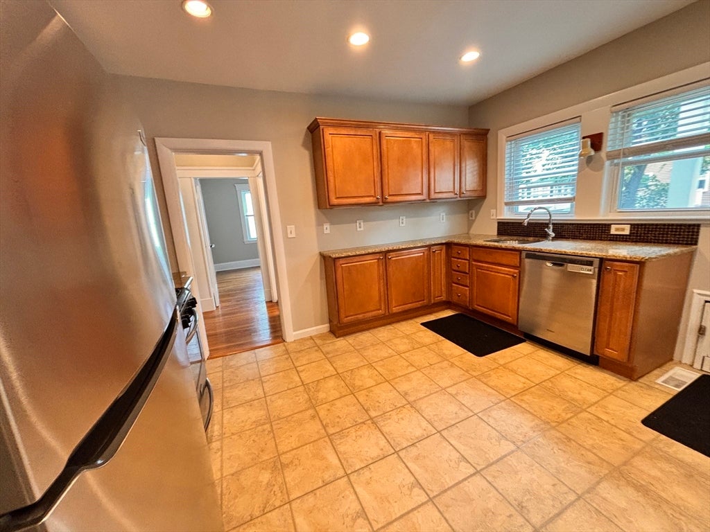 207 Main St 207