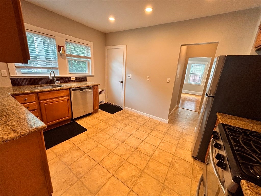 207 Main St 207