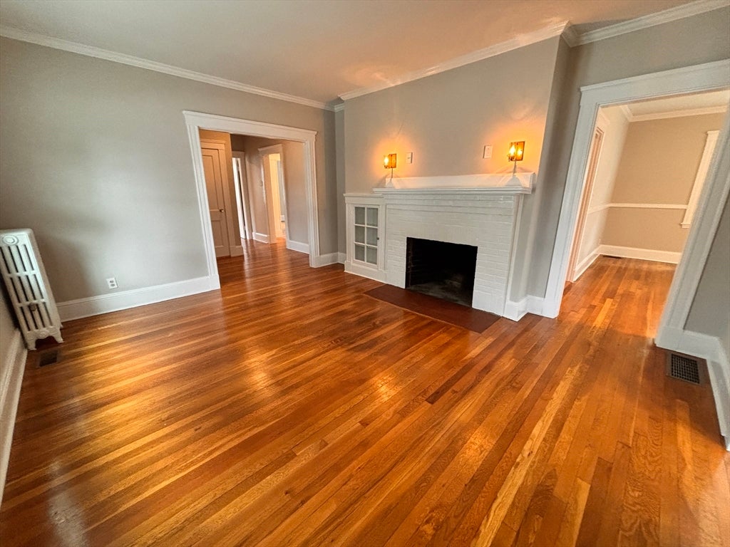 207 Main St 207