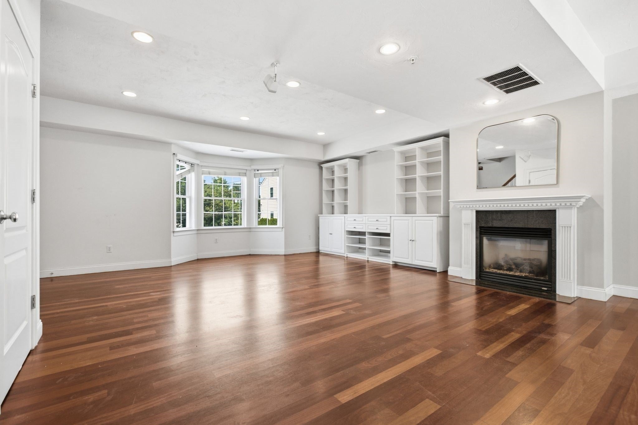 218 South 9