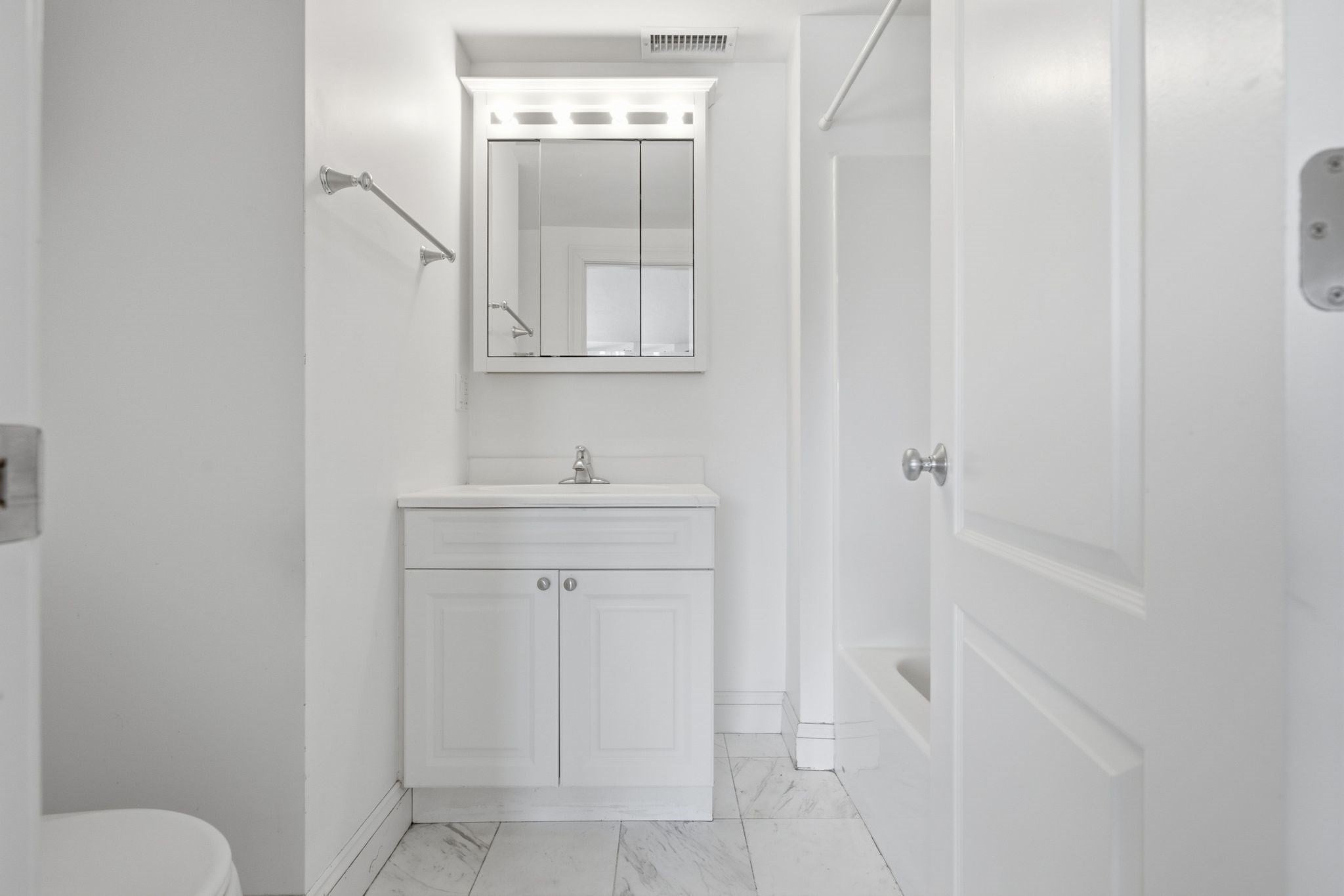 218 South ST #9, Waltham, MA Photo #19
