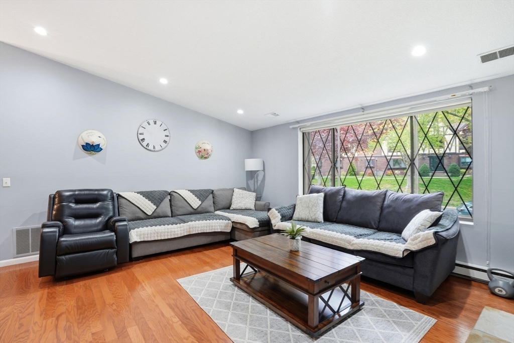11 Royal Lake Dr 6