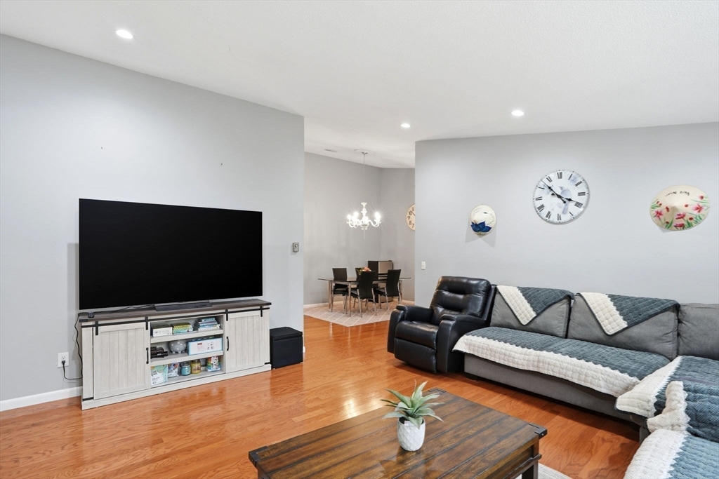 11 Royal Lake Dr 6