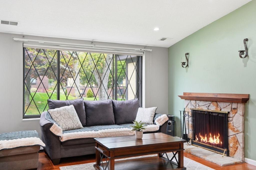 11 Royal Lake Dr 6