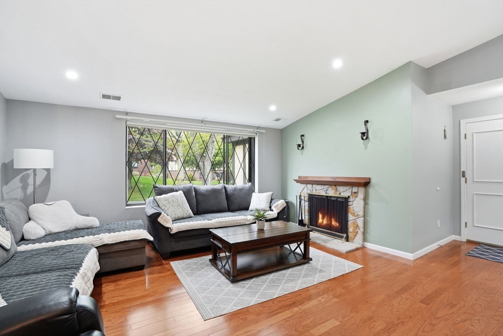 11 Royal Lake Dr 6