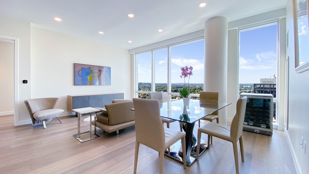 188 Brookline Ave 22E