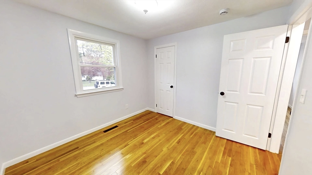 8 Reardon Rd, Hudson, MA Photo #17
